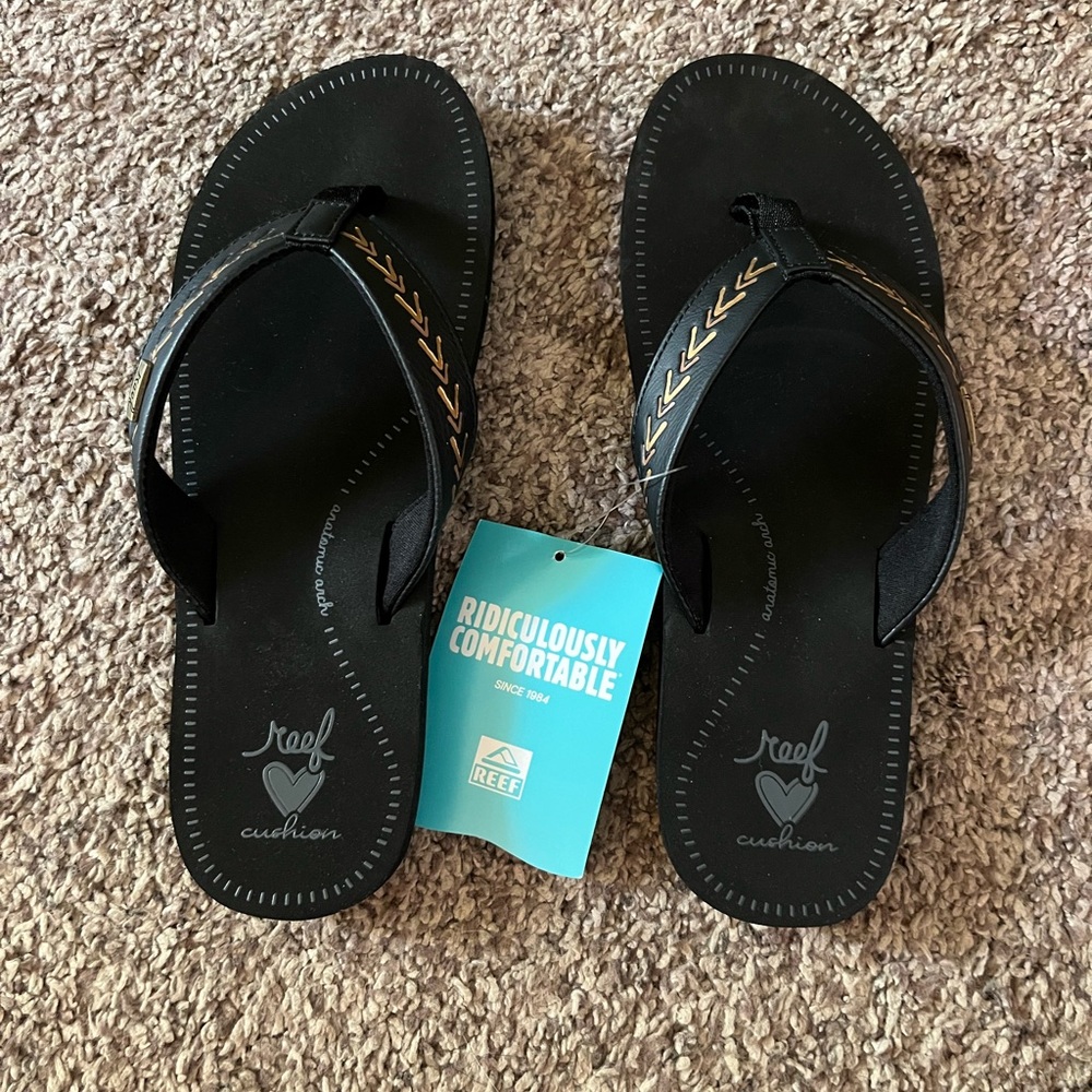 Reef cushion flip flops